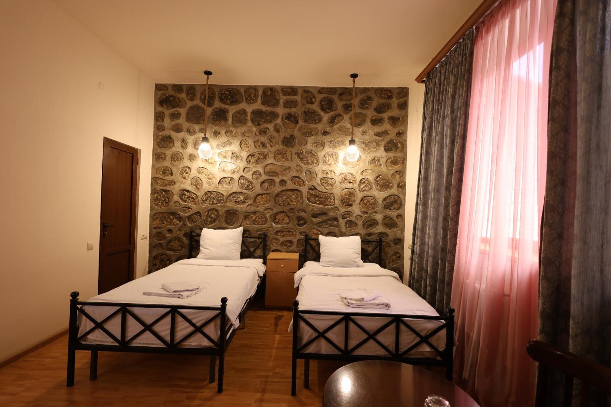 Yeghevnut Hotel Goris Dış mekan fotoğraf