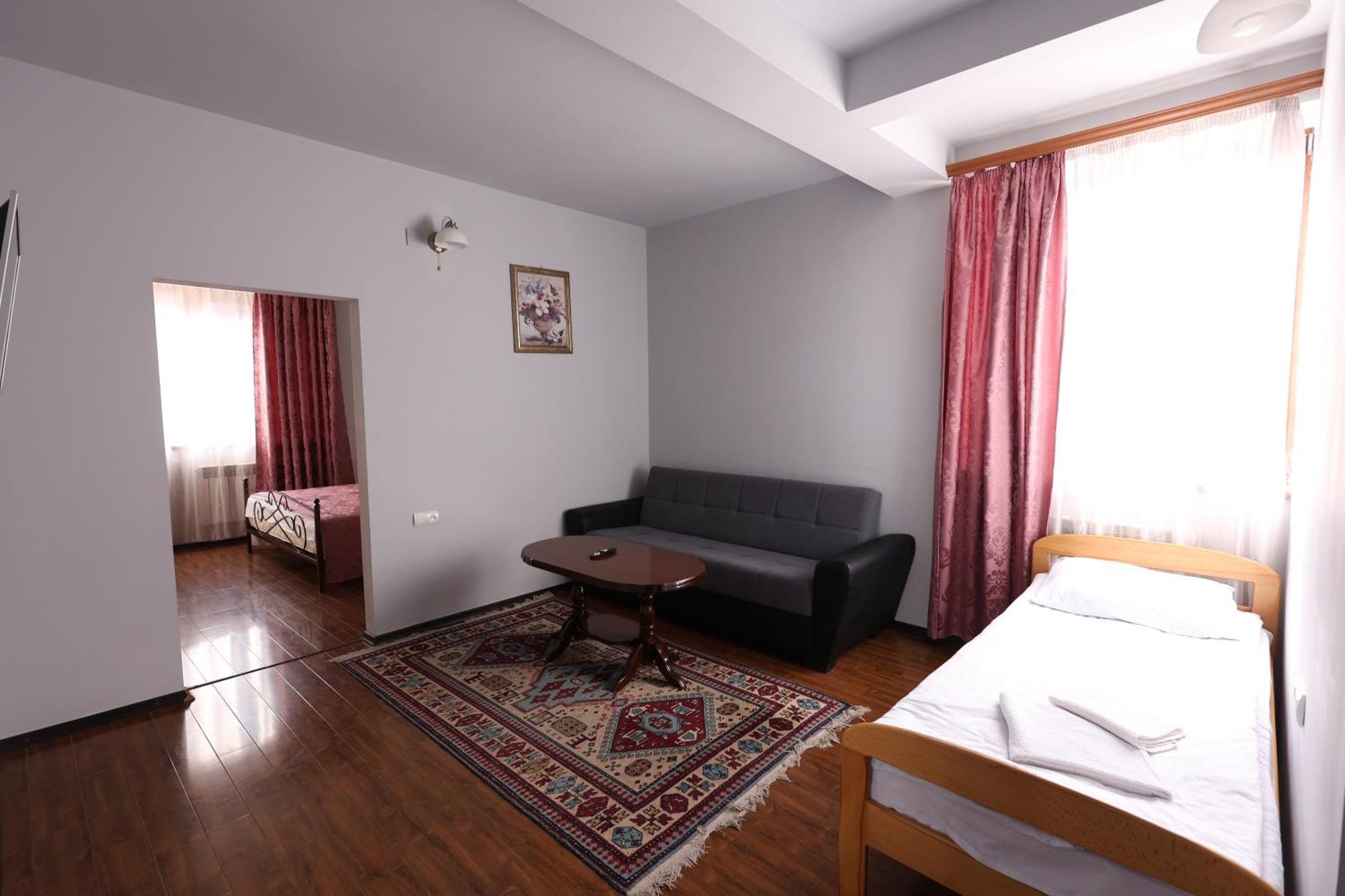 Yeghevnut Hotel Goris Dış mekan fotoğraf